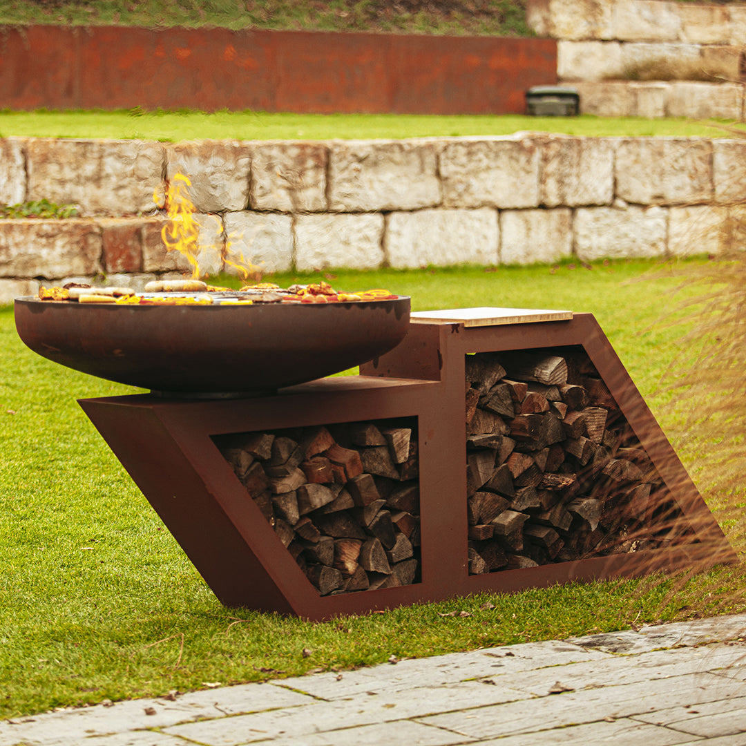 Holzkohlegrill "Style 1" mit Holzlege im Edelrost Design