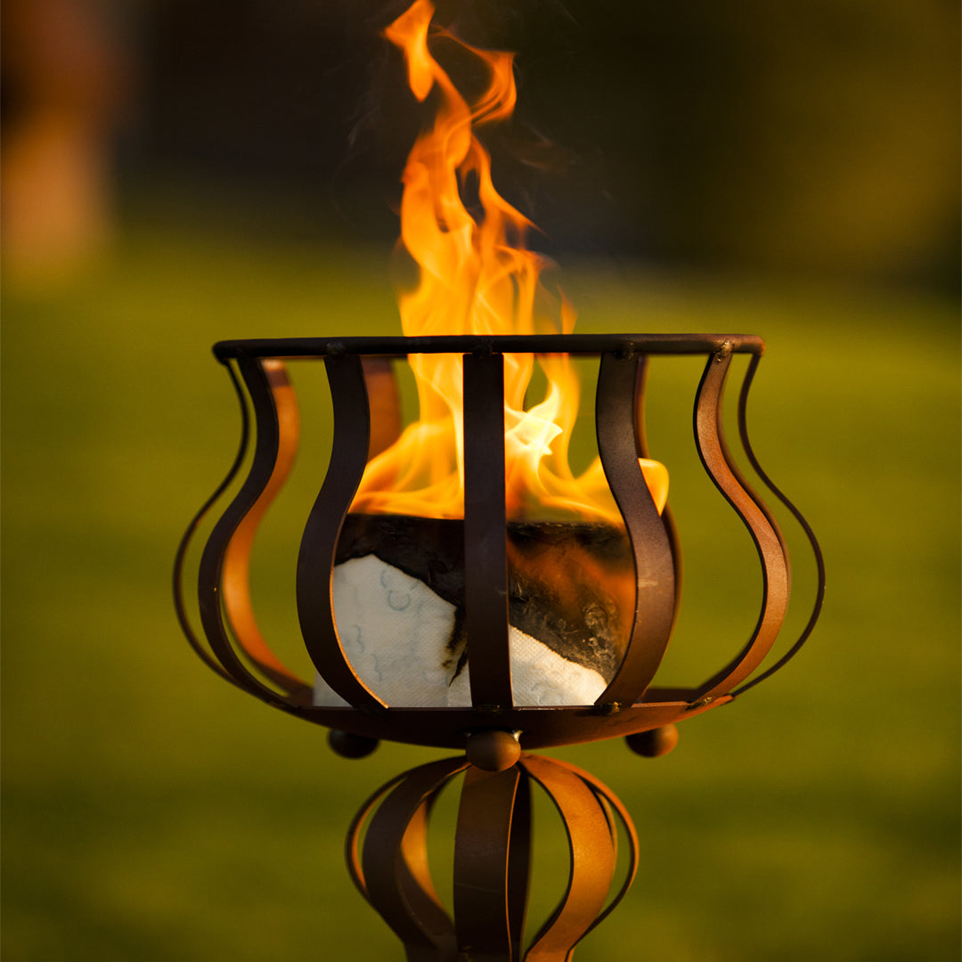 Feuerständer Infinity Fackel im einzigartigen Edelrost Design